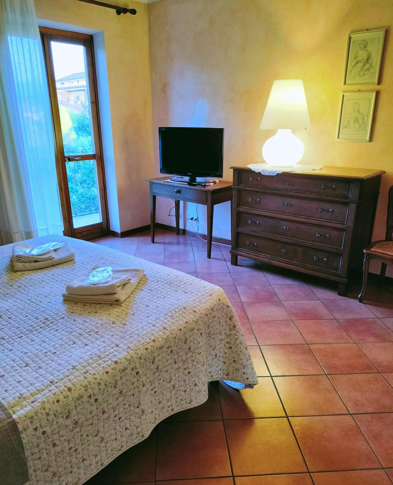 B&B "Madama Granet" Борго Сан Далмацо Екстериор снимка